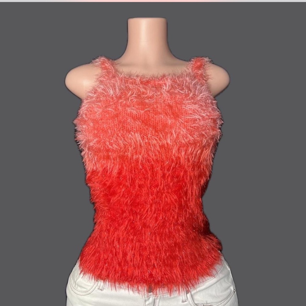 ⭐️ Y2K fuzzy top